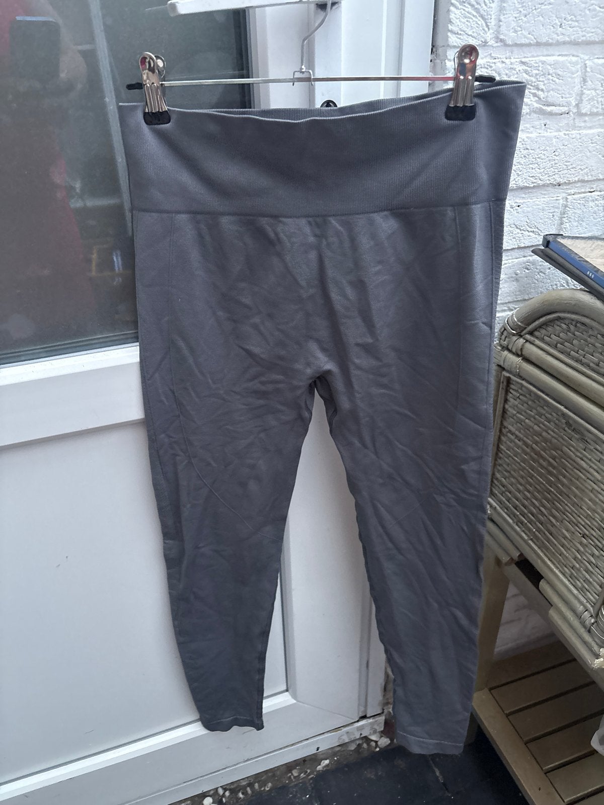 Grijze sportlegging maat L, Maat 42/44 (L), Ophalen of Verzenden, Gedragen, Grijs