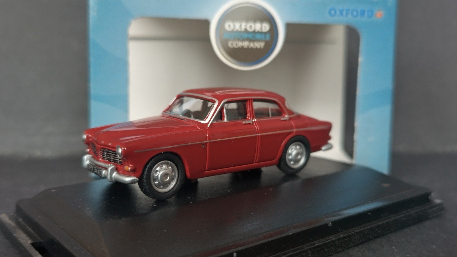 Volvo Amazon Cherry Red 1:76 Oxford Diecast Pol, Hobby en Vrije tijd, Oxford, Auto, Verzenden, .
