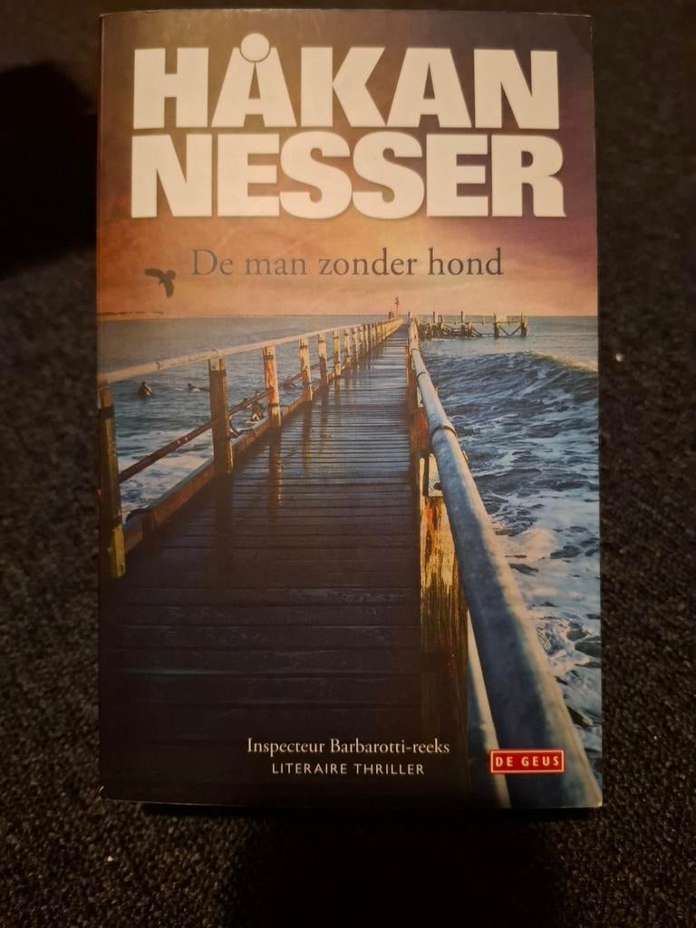 Håkan Nesser - De man zonder hond (Inspecteur Barbarotti), Boeken, Ophalen of Verzenden, Zo goed als nieuw, Håkan Nesser, Scandinavië