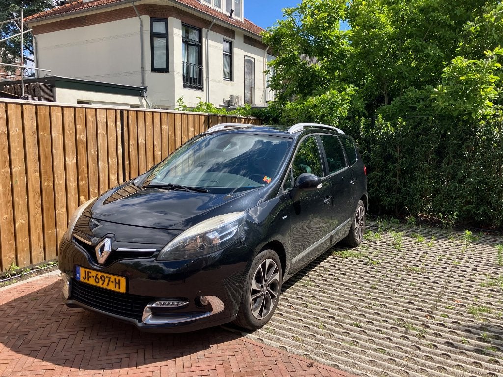 Renault Grand Scénic 1.6 DCI Bose 96KW 2015 Zwart 7 pers, Auto's, Voorwielaandrijving, Euro 5, 4 cilinders, Sound system