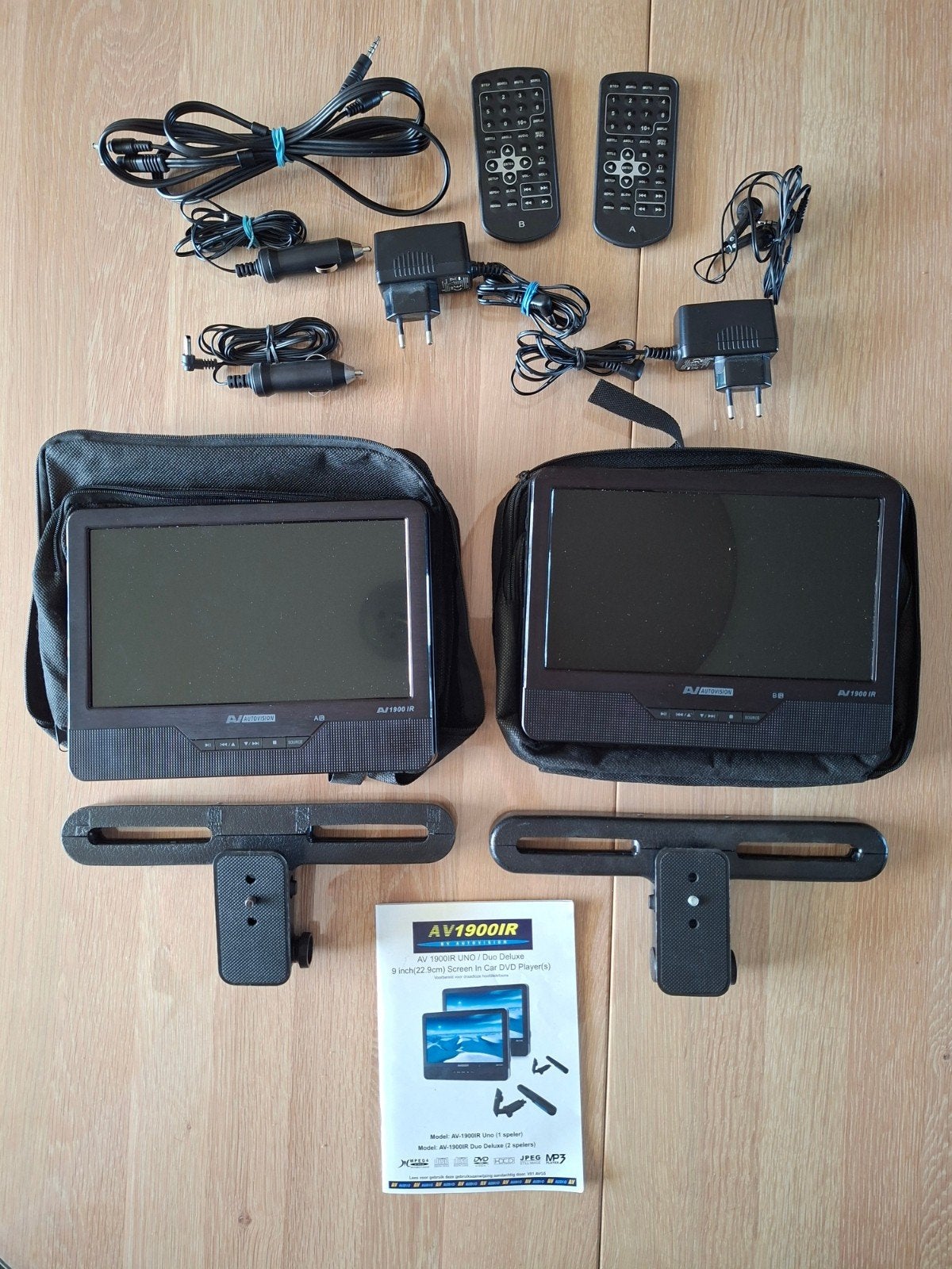 AutoVision AV1900IR 9 inch DVD Spelers (2 stuks), Ophalen of Verzenden, Zo goed als nieuw