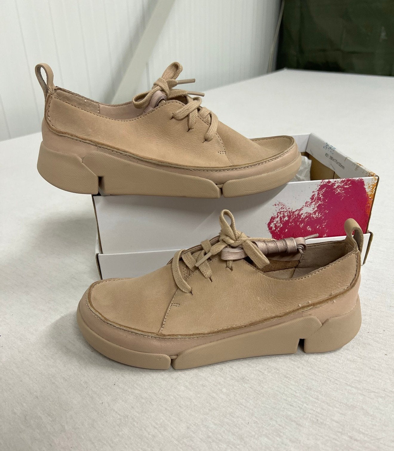 CLARKS Tri Clara 261352544 Blush beige schoenen 35.5 NIEUW, Beige, Nieuw, Ophalen of Verzenden, Sneakers of Gympen