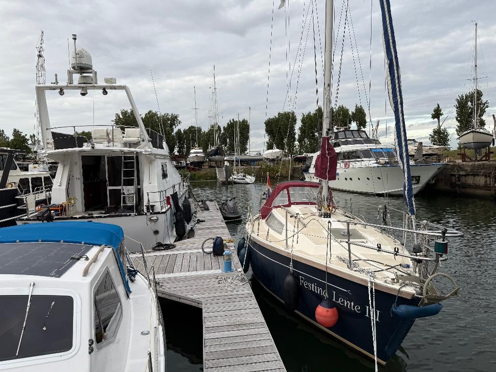 Cobra 850 kajuitzeiler te koop, Watersport en Boten, Kajuitzeilboten en Zeiljachten, Ophalen, Gebruikt, Polyester, Diesel