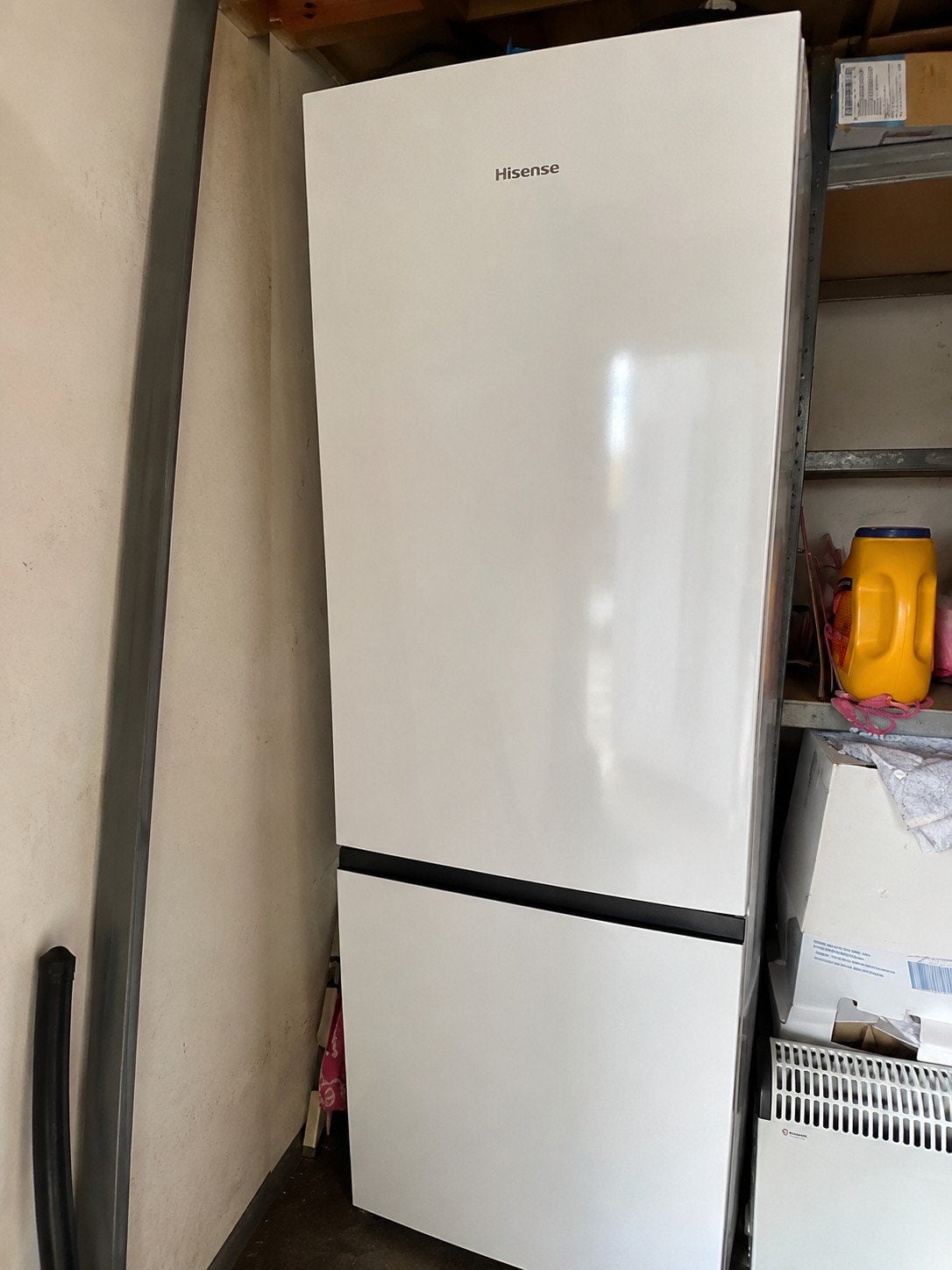 Hisense Koel-vriescombinatie - Zo goed als nieuw, 150 tot 200 liter, Met aparte vriezer, Zo goed als nieuw, 45 tot 60 cm