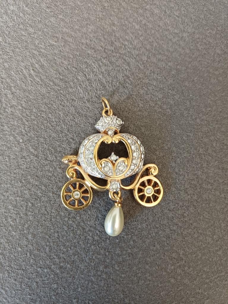 Cinderella koets hanger gold plated Franklin Mint, Sieraden, Tassen en Uiterlijk, Overige materialen, Overige voorstellingen, Nieuw