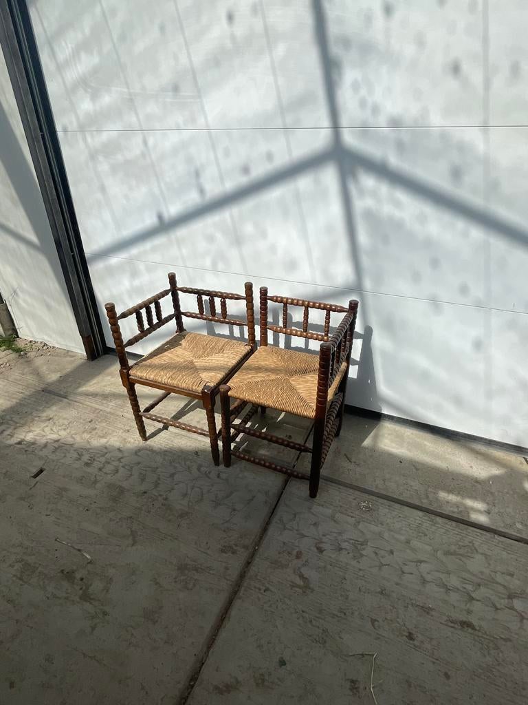 Set van 2 vintage hoekstoelen met biezen zitting, Antiek en Kunst, Antiek | Meubels | Stoelen en Banken, Ophalen