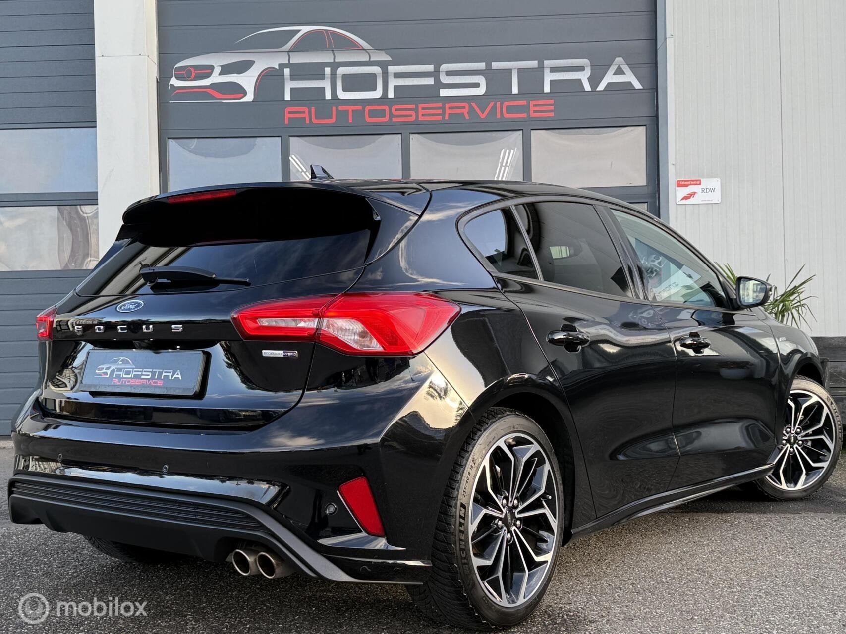Ford Focus 1.0 EcoBoost Hybrid ST Line Camera Winterpack 18-, Dealer onderhouden, Gebruikt, Euro 6, Zwart