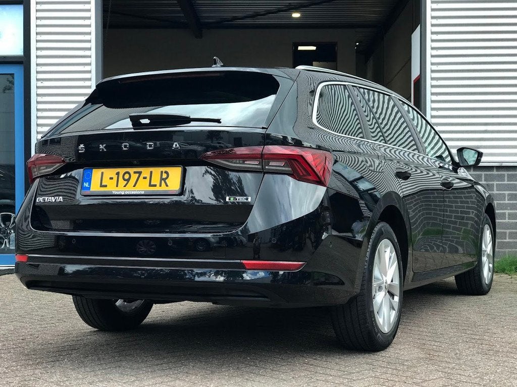 Skoda Octavia Combi 1.0 e-tsi Business Edition Plus|Matrix L, Auto's, Skoda, Automatische klimaatregeling, Gebruikt, Euro 6, Hybride Elektrisch/Benzine