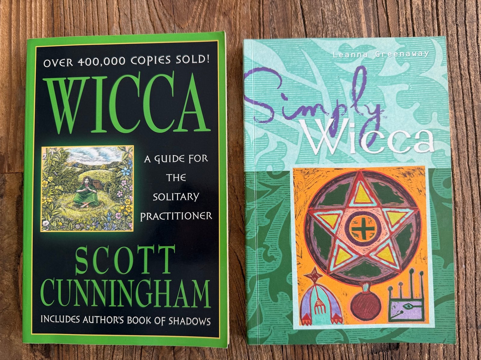 Wicca Boeken: Gids voor Solitaire Beoefenaar & Spreuken, Boeken, Verzenden, Gelezen, Spiritualiteit algemeen, Instructieboek