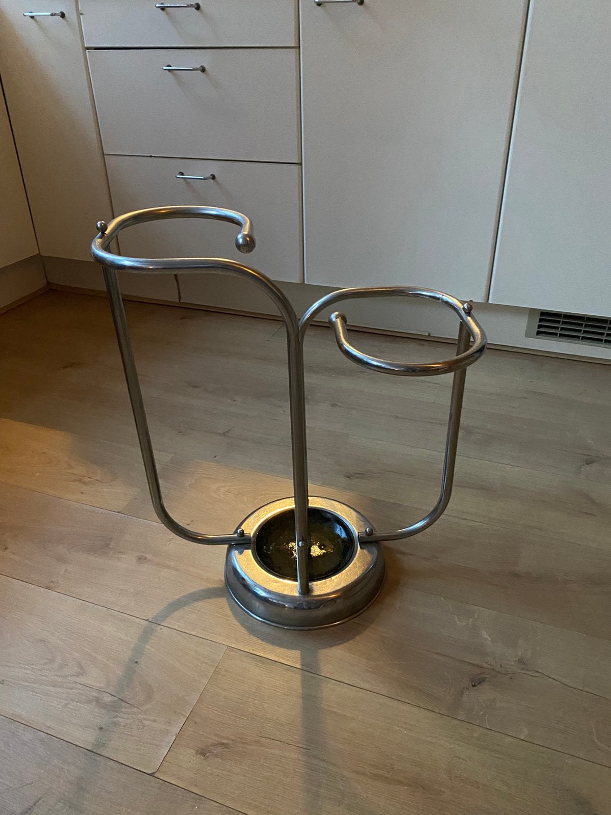 Nederlandse/Benelux Art Deco-Bauhaus paraplubak, ca1930–1940, Ophalen, Gebruikt, Metaal