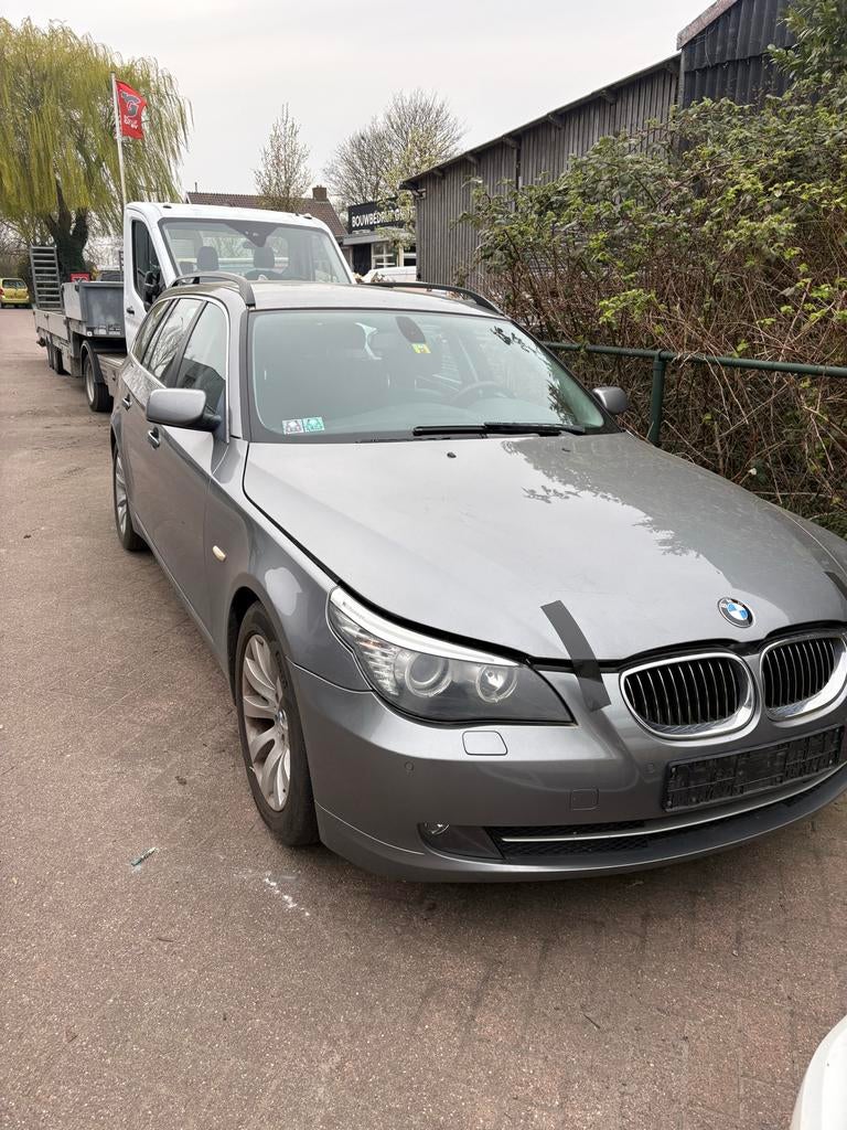 BMW 523i Touring (E61) in onderdelen of rollend casco, Auto-onderdelen, Ophalen, Gebruikt, BMW