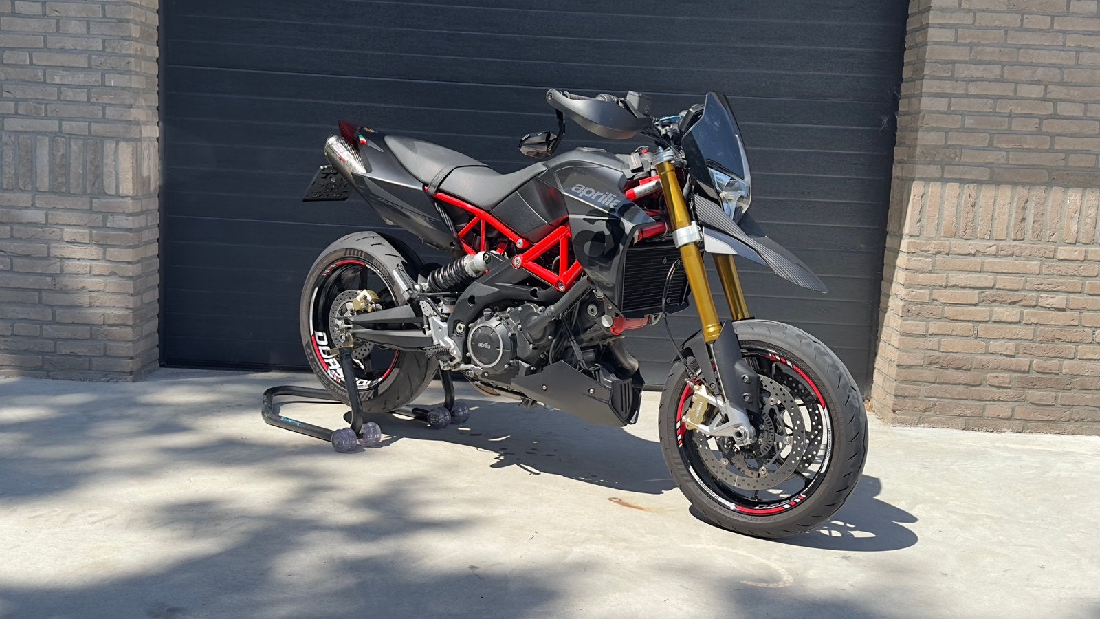 APRILIA DORSODURO 900, Motoren, Motoren | Aprilia, 2 cilinders, Motorrijbewijs A, 896 cc, Particulier
