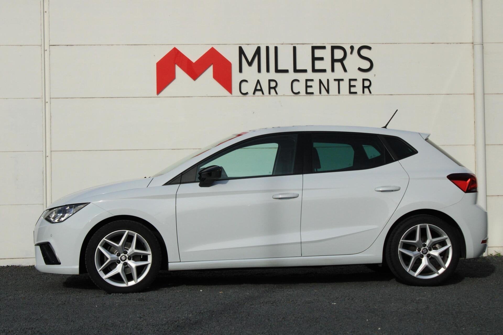 Seat Ibiza 1.0 TSI FR Carplay Camera Stoelverwarming Cruise, Auto's, Stof, 580 kg, Met garantie (alle), 1072 kg