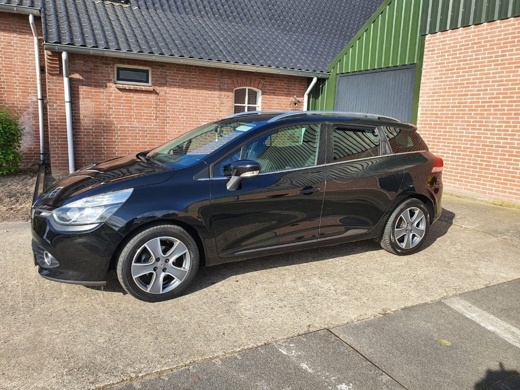 RENAULT Clio Estate 1.5 dCi ECO Expression + R-Link, Zwart, 4 cilinders, 1096 kg, Zwart