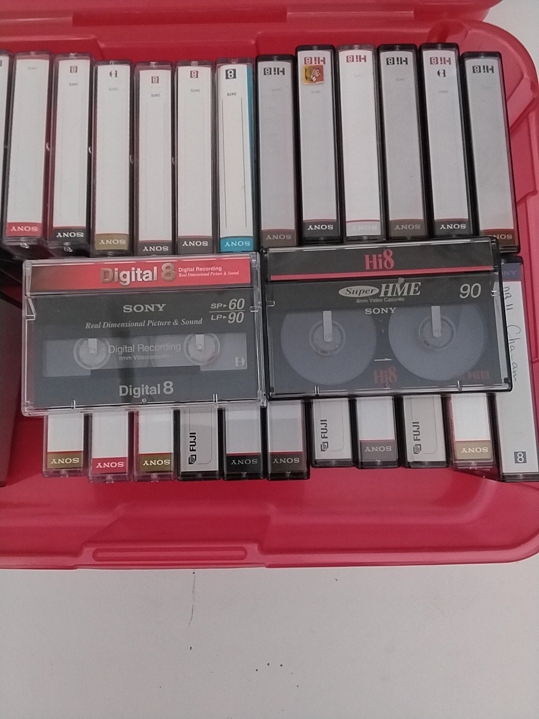 31 stuks Sony Hi8 en Digital8 videobanden, Mini dv, Gebruikt, Ophalen of Verzenden, Band, Disc of Geheugen