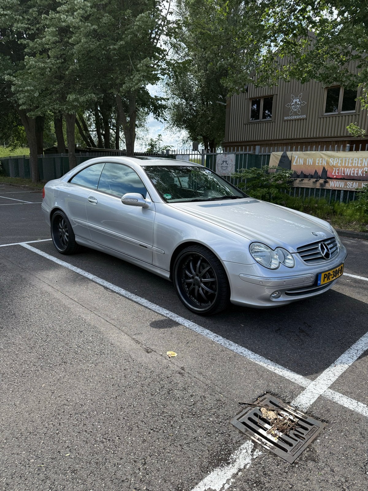 Mercedes-Benz CLK 3.2 Clk320 Coupe AUT 2002 Grijs, Achterwielaandrijving, Zwart, Particulier, 1500 kg