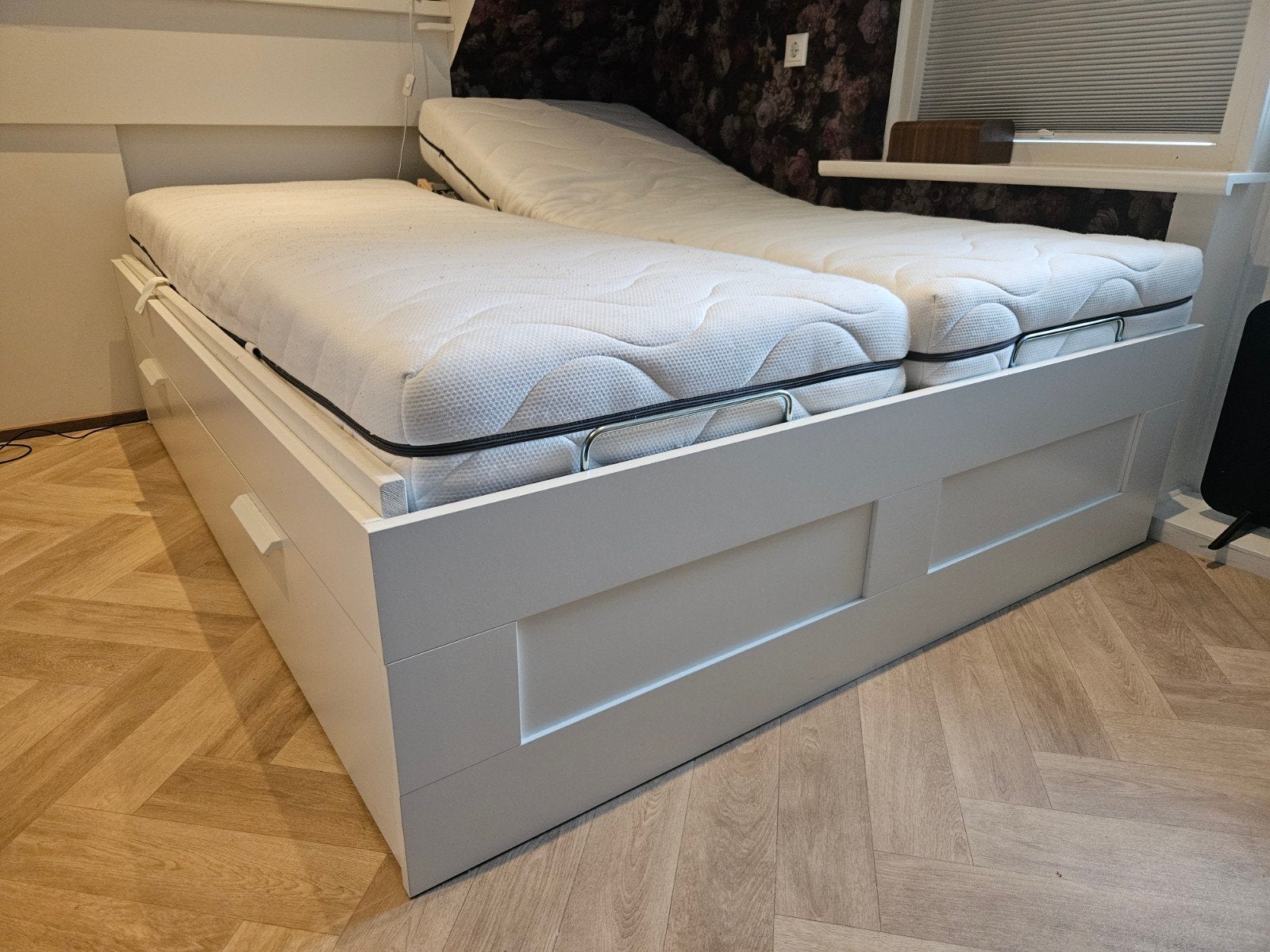 Mooi bed met opberglades, wit, 160x200 cm, Brimnes, Ophalen, Verstelbaar, Wit, Tweepersoons