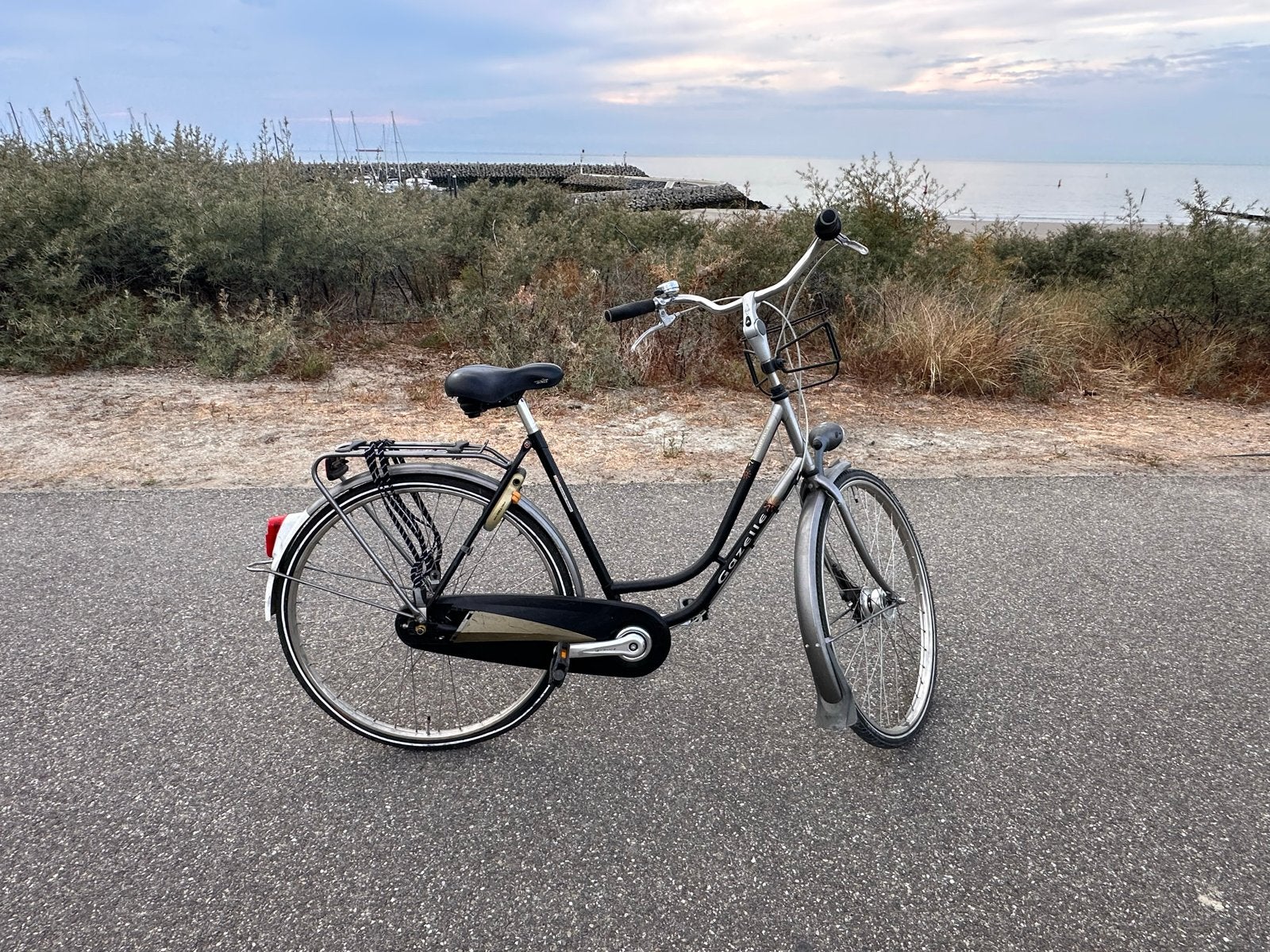 Gazelle Impala met 4 versnellingen en trommelremmen, Fietsen en Brommers, Fietsen | Dames | Damesfietsen, Ophalen, Versnellingen