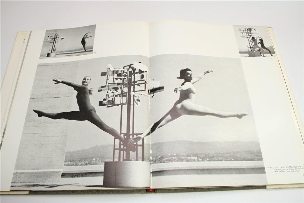 Nicolas Schöffer — Space Light Time [1963] — Kunstboek, Ophalen of Verzenden, Gelezen, Architecten