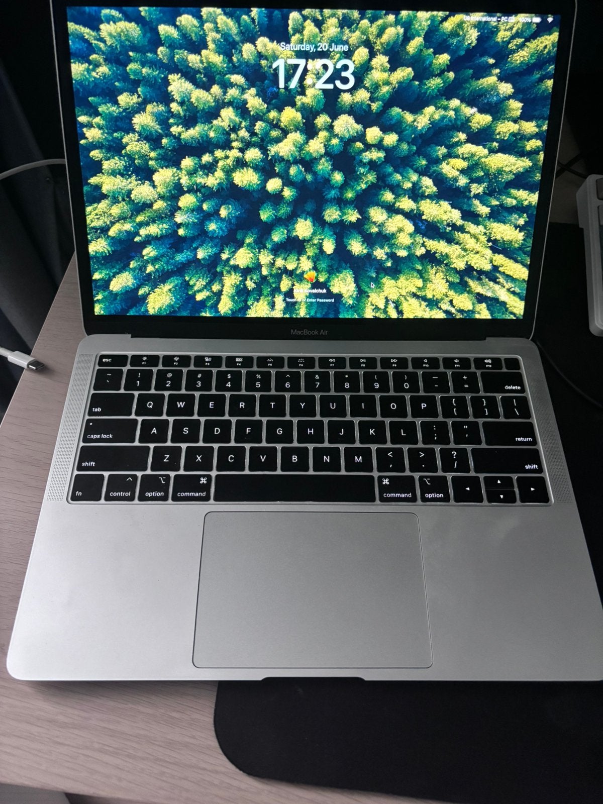 Macbook Air 2019 256gb, Computers en Software, Apple Macbooks, Ophalen, 13 inch, Minder dan 2 Ghz, Zo goed als nieuw