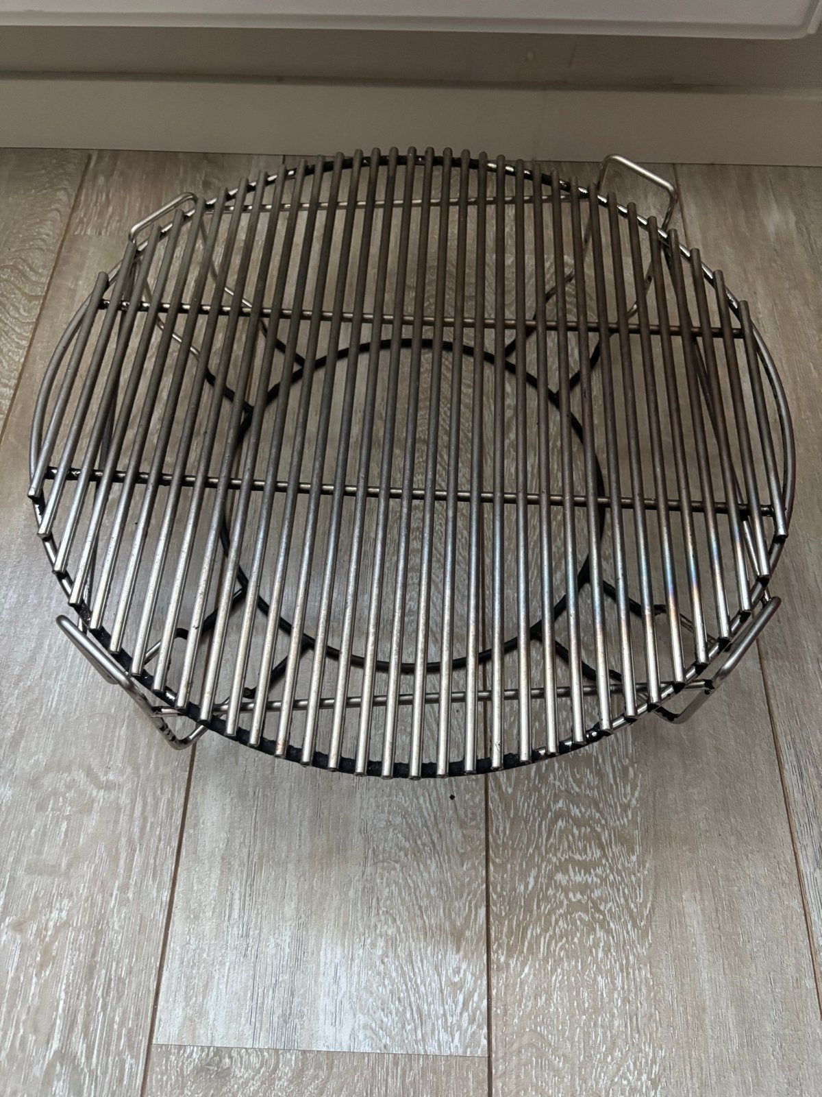 RVS rooster met onderstel voor The Bastard BBQ, Ophalen, Gebruikt