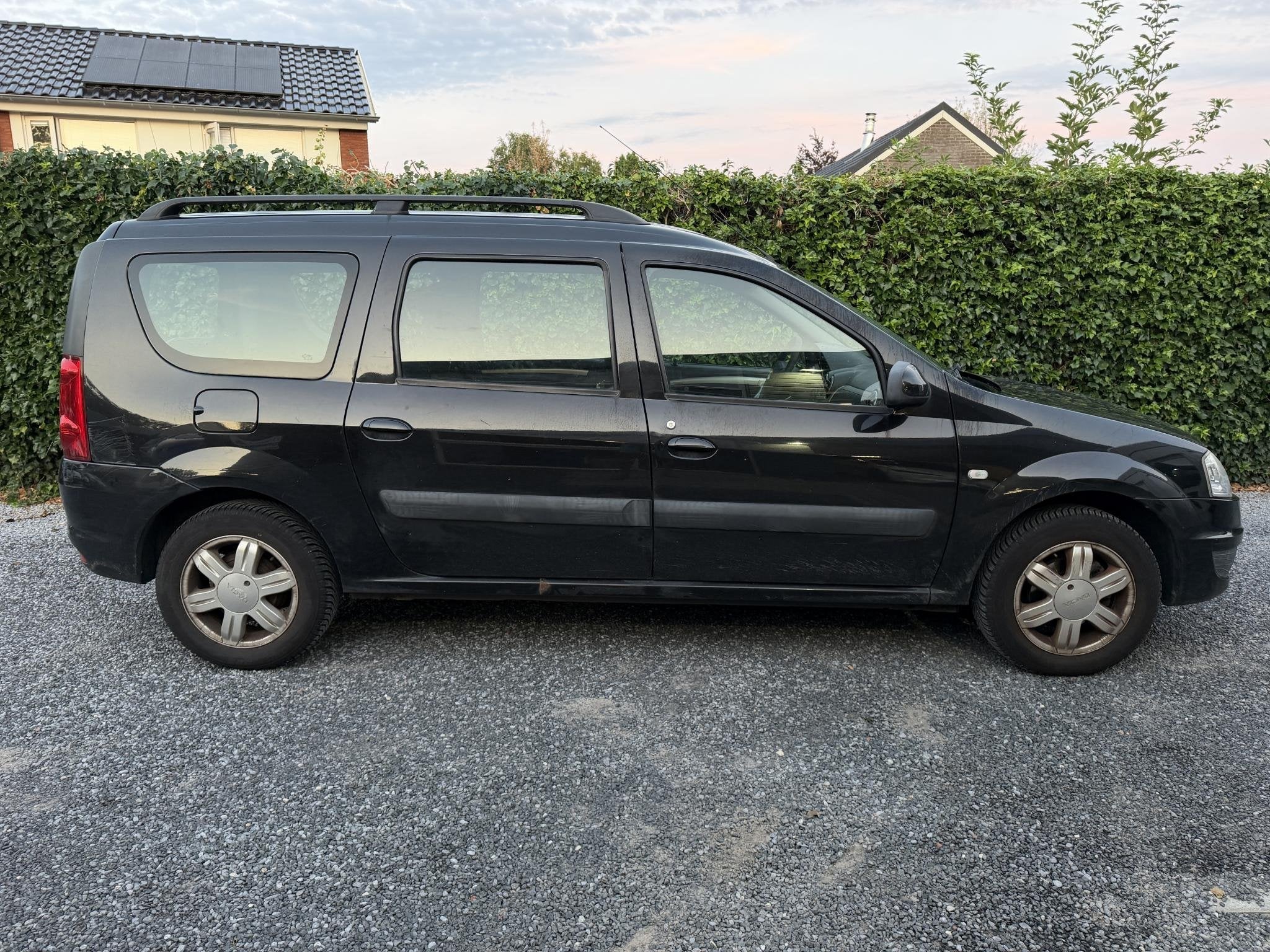 Dacia Logan MCV 1.6 Blackline | Airco | Elekt. Ramen | LMV |, Stof, Gebruikt, 4 cilinders, 620 kg