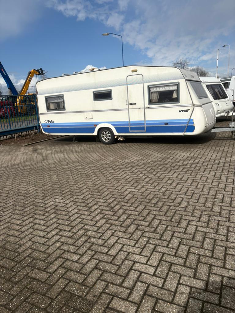 Polar 590 E 2002, Caravans en Kamperen, Caravans, Standaardzit, Tot en met 2, Particulier, 5 tot 6 meter