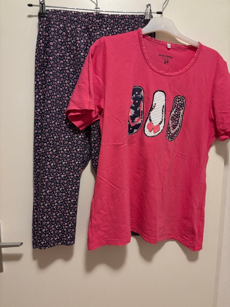 Pastunette Pyjama maat 40 roze bloemen capri, Pastunette, Ophalen of Verzenden, Zo goed als nieuw, Maat 38/40 (M)