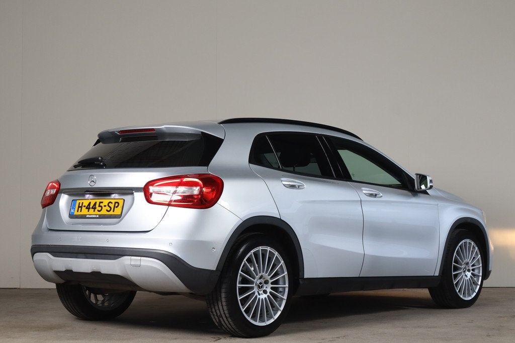 Mercedes-Benz GLA 180 Business Stoelverw I Parkeersensoren V, Auto's, Mercedes-Benz, Stof, Gebruikt, Euro 6, 4 cilinders