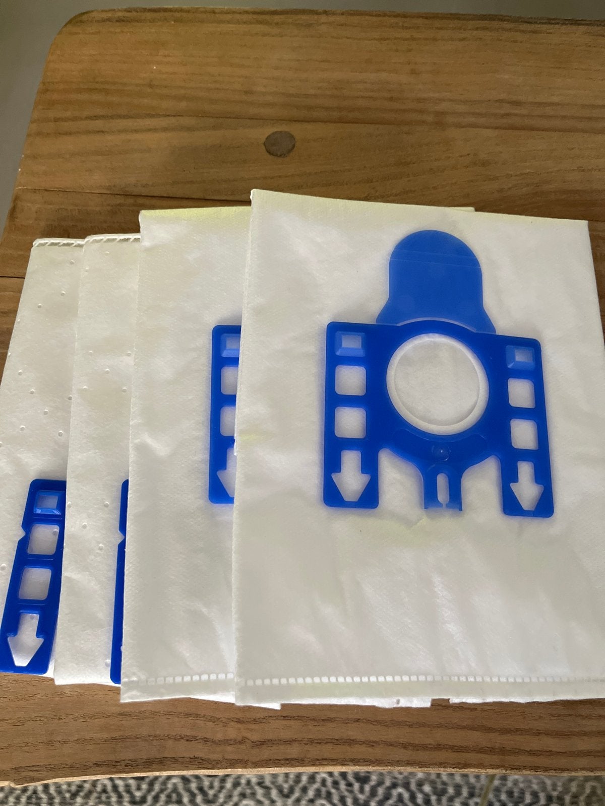 4 Stofzuigerzakken Miele Type GN (met blauwe adapter), Stofzak, Nieuw, Ophalen of Verzenden, Miele