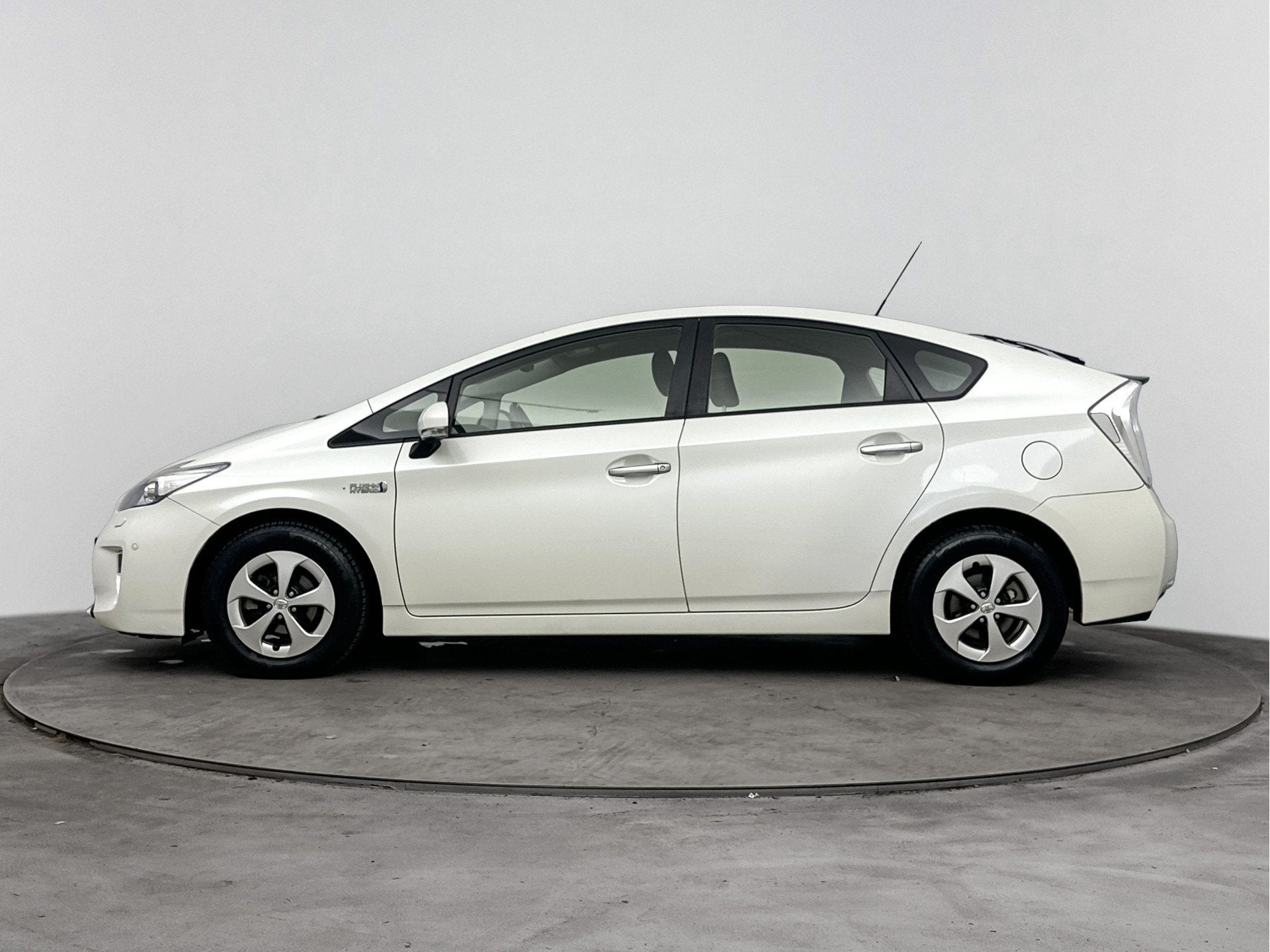 Toyota Prius 1.8 Plug-in Executive Business | Parkeersensor, Auto's, 136 pk, Gebruikt, Zwart, Wit