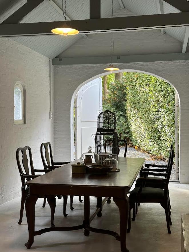 Grand café tafel eikenhout 300x125 cm + 5 stoelen, Huis en Inrichting, Tafels | Eettafels, Ophalen, 100 tot 150 cm, Klassiek, Eikenhout
