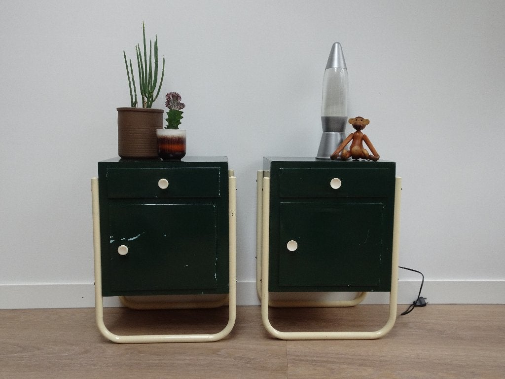 Twee vintage jaren '50 Bauhaus nachtkastje / bijzettafel, Ophalen, Gebruikt, Minder dan 45 cm