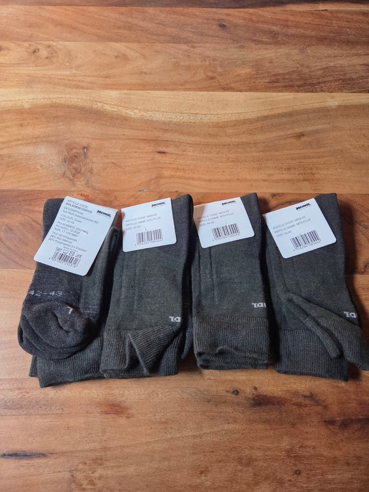 kl 4 x meindl sokken, Verzamelen, Militaria | Algemeen, Ophalen of Verzenden, Landmacht, Nederland, Kleding of Schoenen