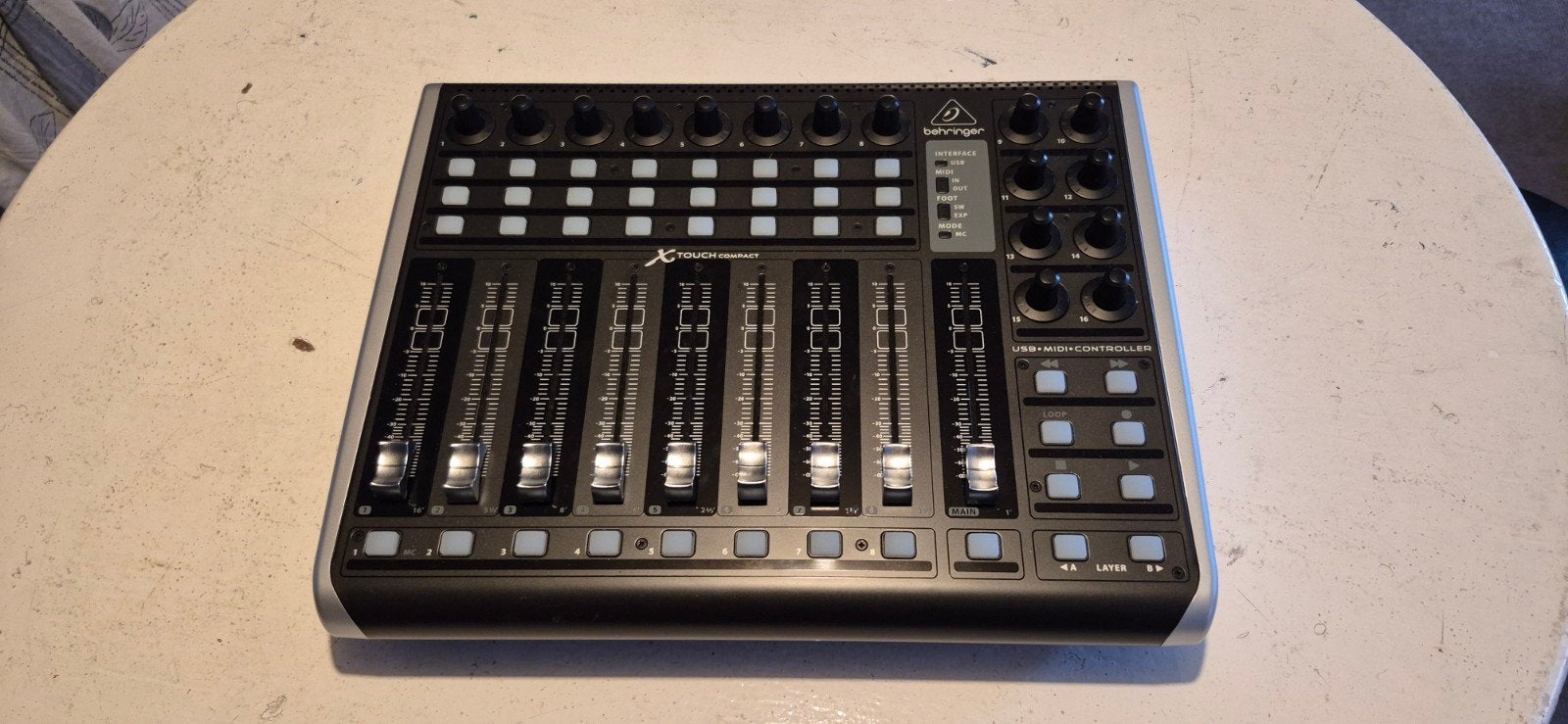 Behringer X-Touch Compact MIDI/USB Controller, Muziek en Instrumenten, Ophalen of Verzenden, Zo goed als nieuw, 5 tot 10 kanalen