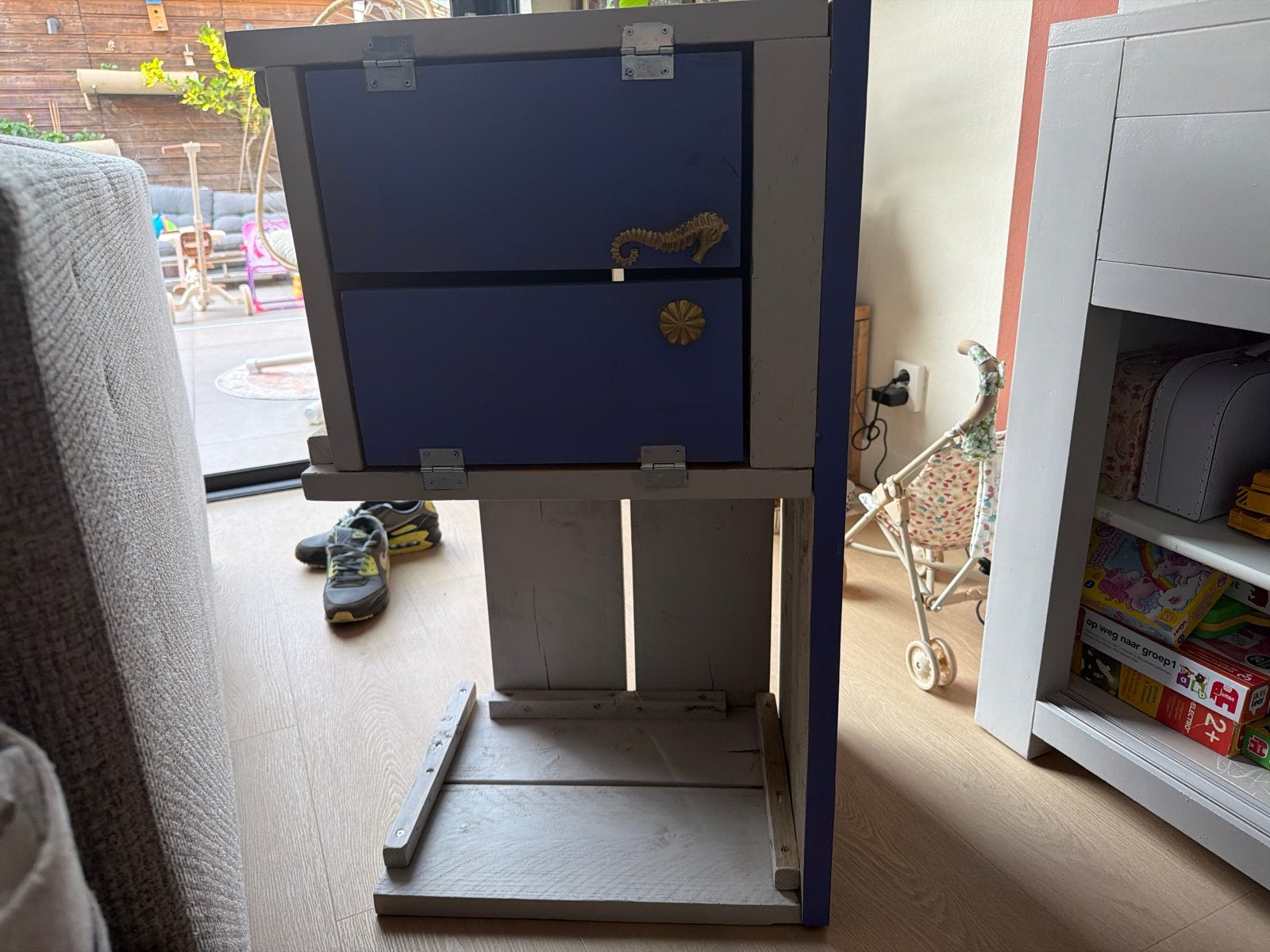 Uniek handgemaakt kindermeubel met opbergruimte, Ophalen, Minder dan 50 cm, Gebruikt, 100 tot 150 cm