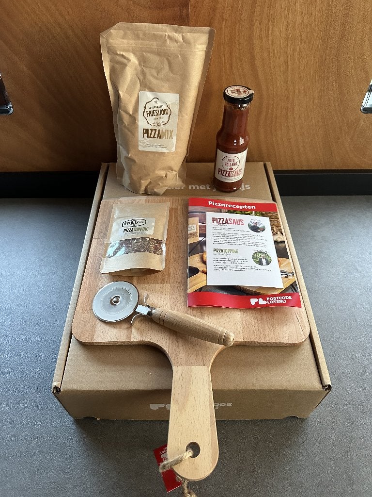 Pizzapakket [Snijplank, Snijder, Mix, Saus, Kruiden] Nieuw, Huis en Inrichting, Keuken | Keukenbenodigdheden, Overige typen, Ophalen of Verzenden