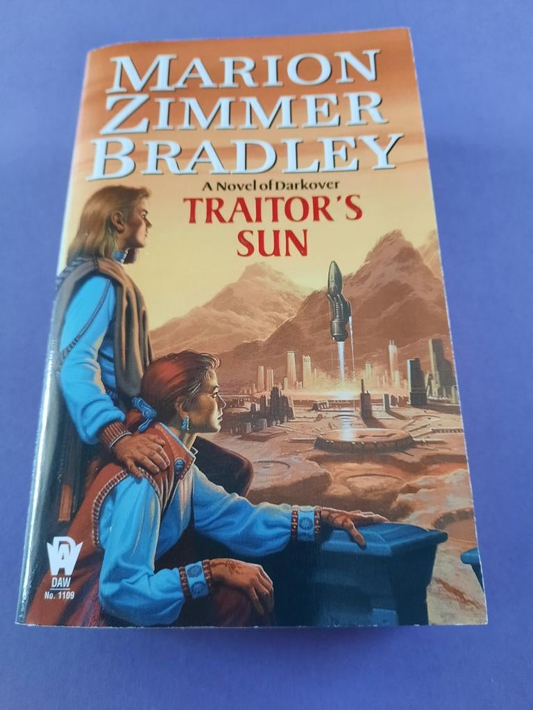 Marion Zimmer Bradley. Traitor's Sun, Ophalen of Verzenden, Gelezen