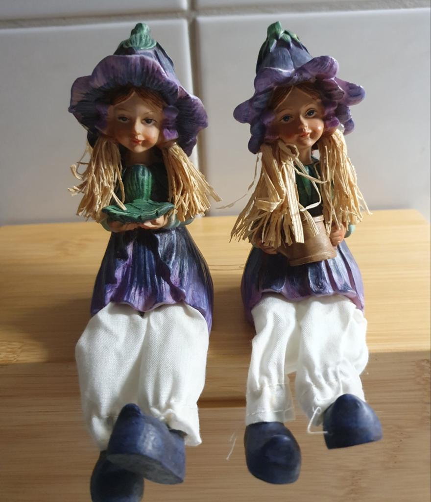 Schattige beeldjes, stoffen broekjes, keramiek, Ophalen of Verzenden, Zo goed als nieuw, Mens