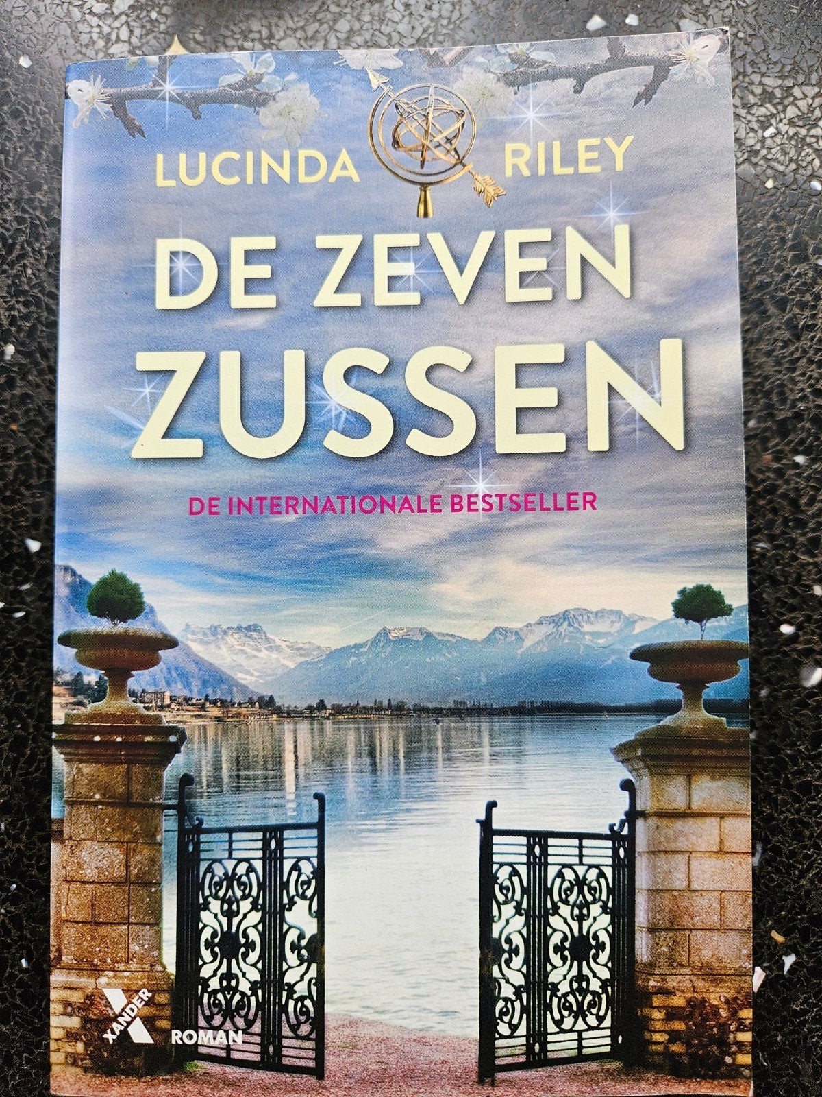 De Zeven Zussen - Lucinda Riley, Ophalen of Verzenden, Lucinda Riley