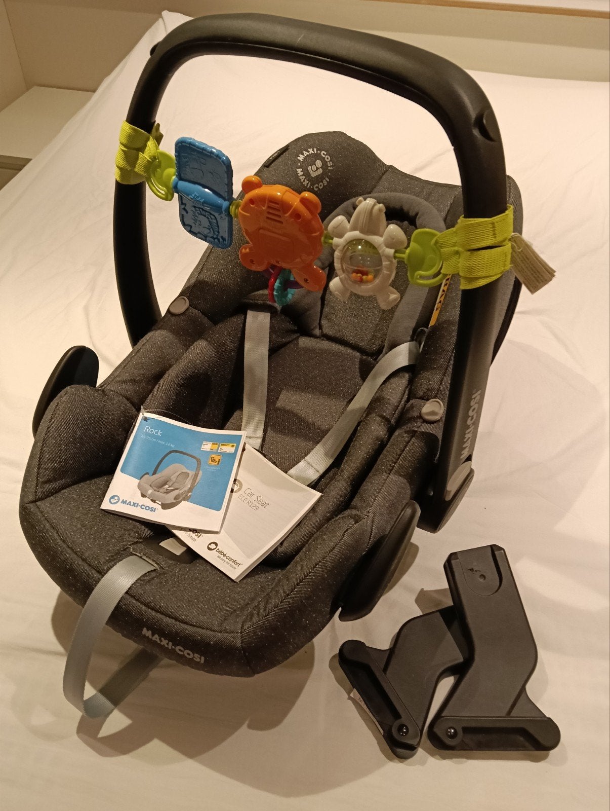 Maxi-Cosi Rock autostoel met zonnekap en speelboog, Ophalen, Autogordel of Isofix, Gebruikt, Zijbescherming