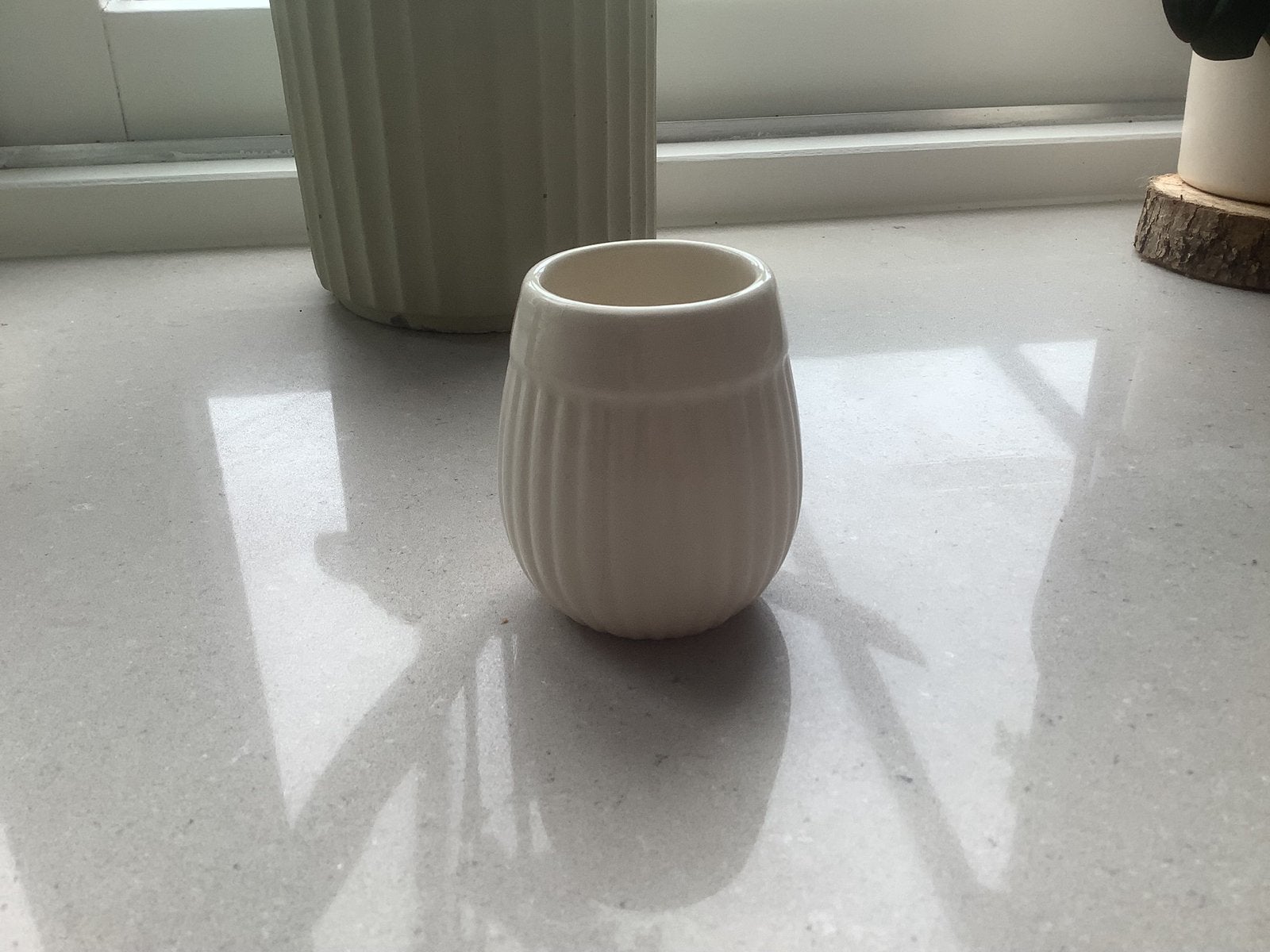 Lepelvaasje MIGNON, past bij Wedgwood Edme, Ophalen of Verzenden, Zo goed als nieuw, Aardewerk, Overige typen
