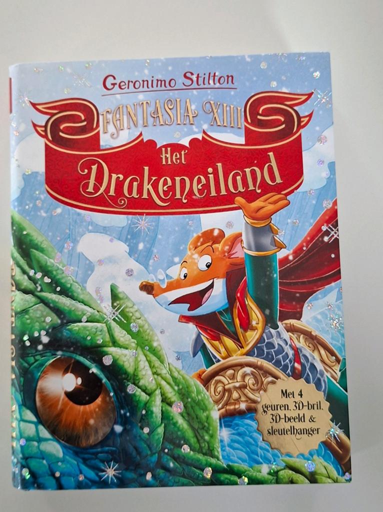 Geronimo Stilton Fantasia XIII: Het Drakeneiland, Ophalen of Verzenden, Zo goed als nieuw, Geronimo Stilton, Fictie algemeen