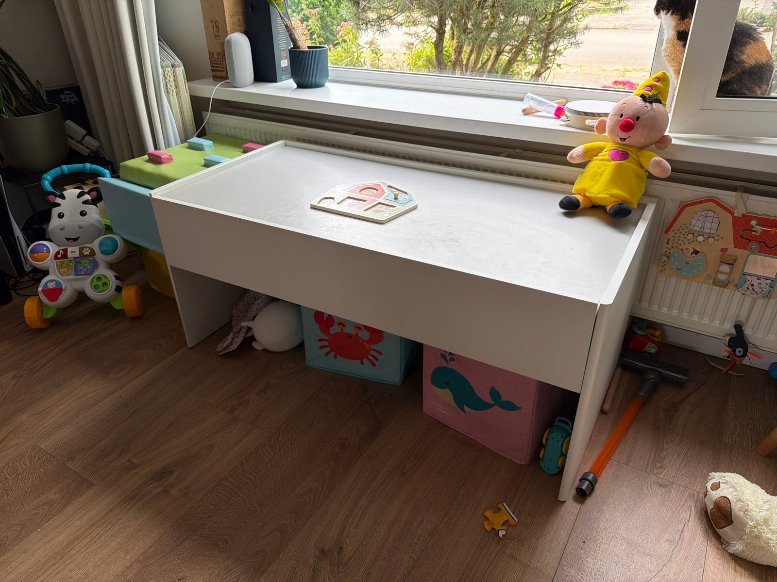 IKEA Speeltafel voor kinderen - Wit kindertafel met la, Kinderen en Baby's, Speelgoed | Speeltafels, Ophalen, Gebruikt