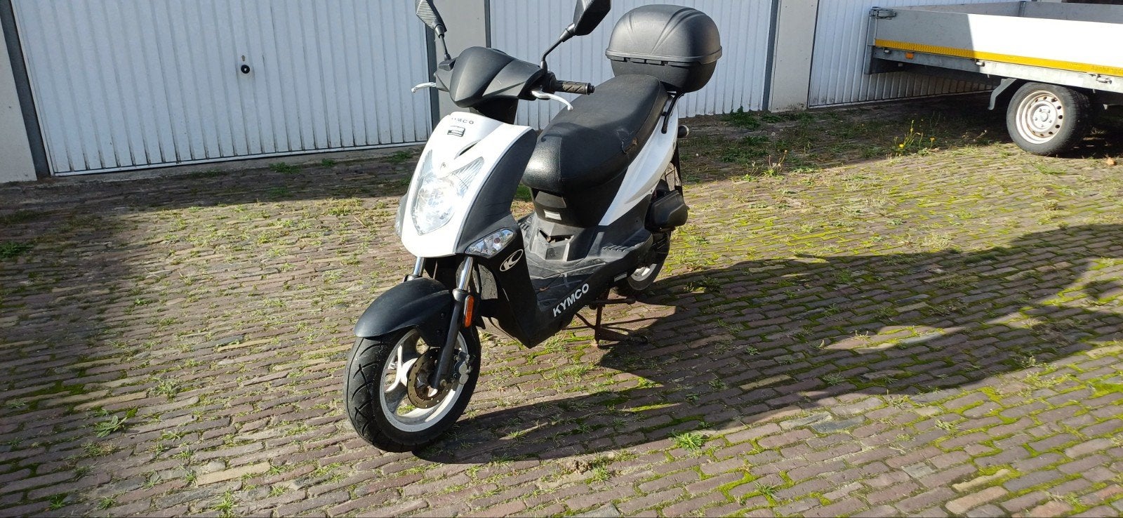Mooie witte Kymco Agility 50 scooter met topkoffer, Ophalen, Gebruikt, Maximaal 45 km/u, Agility