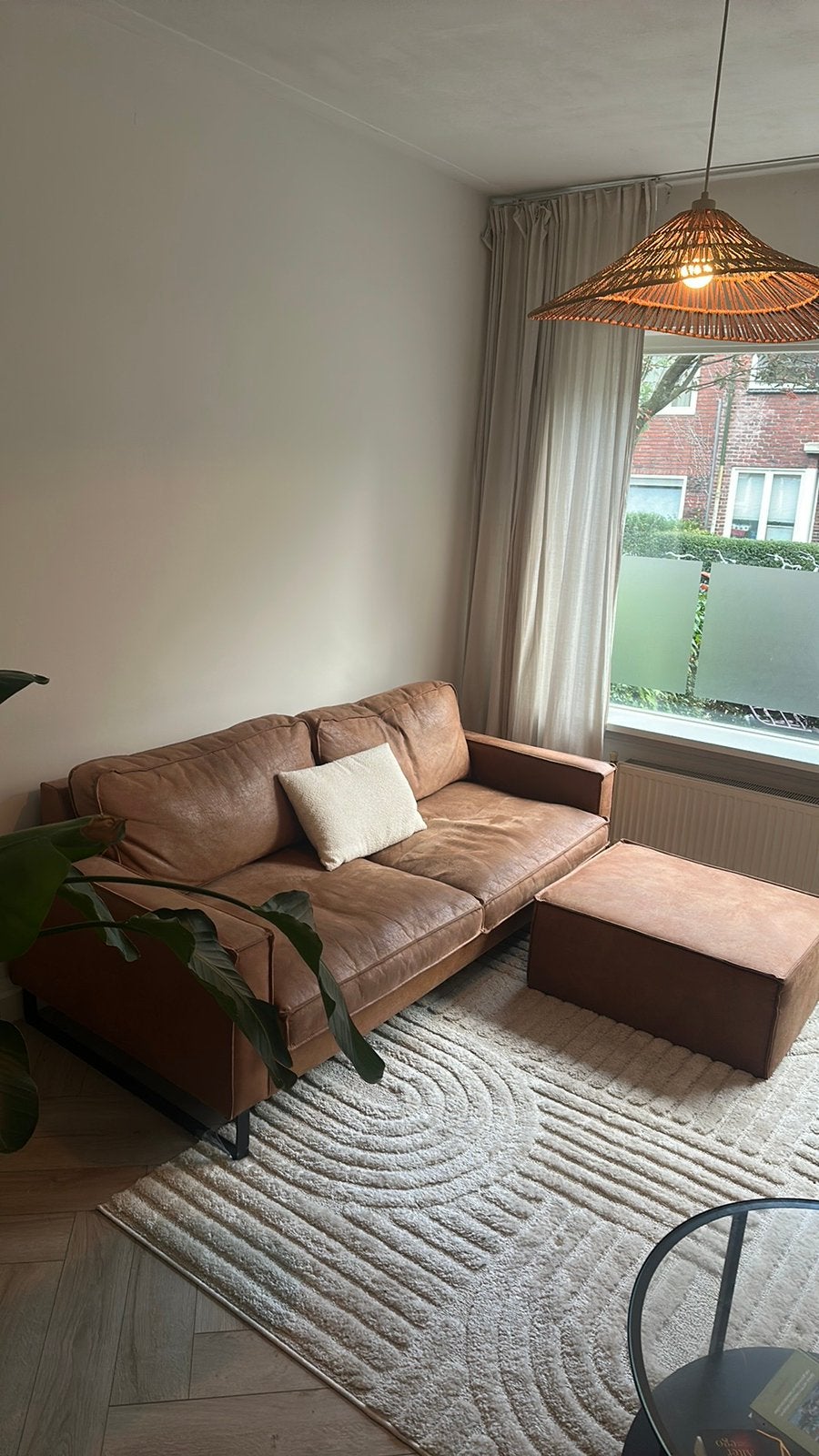 Cognac Leren Bank + Hocker, Huis en Inrichting, Ophalen, Tweepersoons, Zo goed als nieuw, 200 tot 250 cm