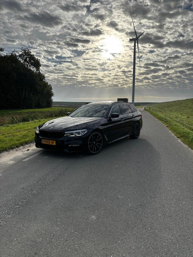 BMW 5-serie Touring 520d High Executive M-Sport/Led/Virtual, Auto's, Achterwielaandrijving, 1995 cc, Zwart, 4 cilinders