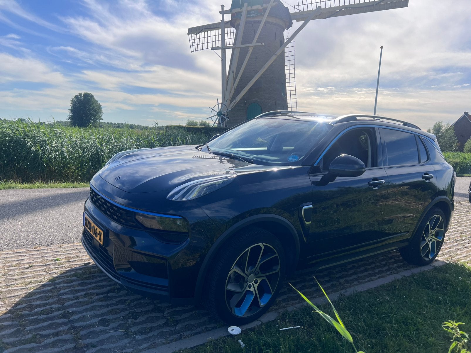 Lynk & Co 1.5TD 261pk Phev 7DCTH 2022 Zwart, Ophalen, Nieuw, Voor, Bumper