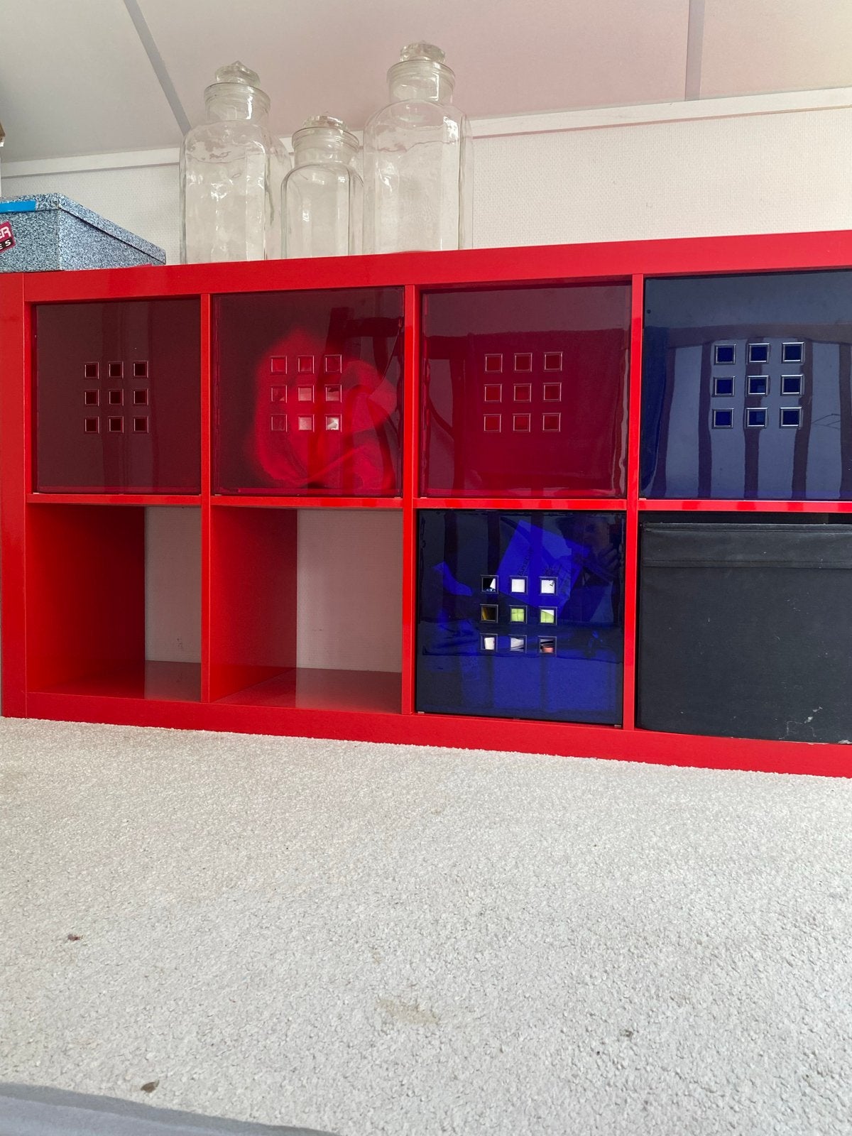IKEA Kallax kast rood met 8 vakken, Ophalen, Met plank(en), Gebruikt, 100 tot 150 cm
