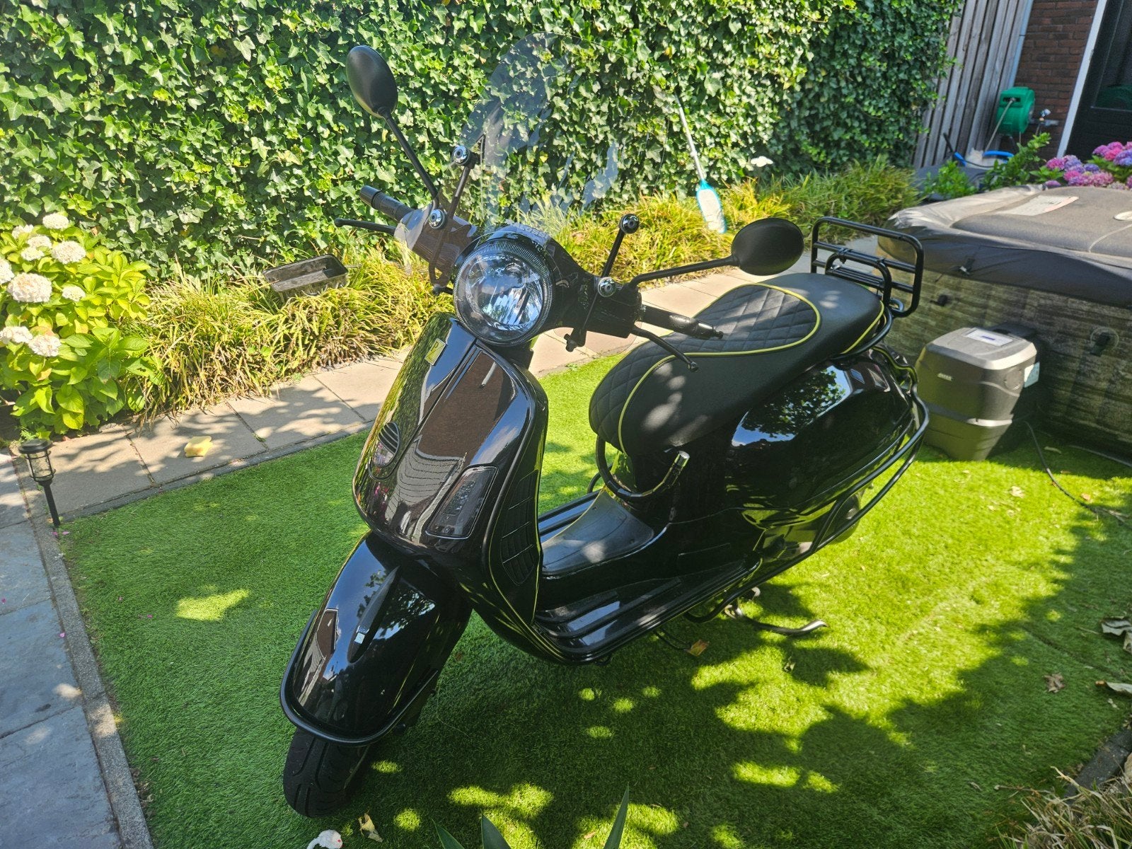 Vespa GTS 300 2014 - Black on Black met Akrapovic, Fietsen en Brommers, Scooters | Vespa, Ophalen of Verzenden